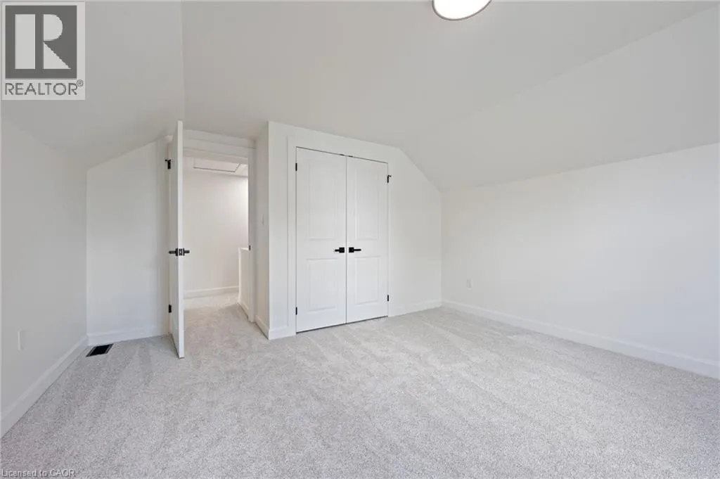 471 LYNEDOCH Road