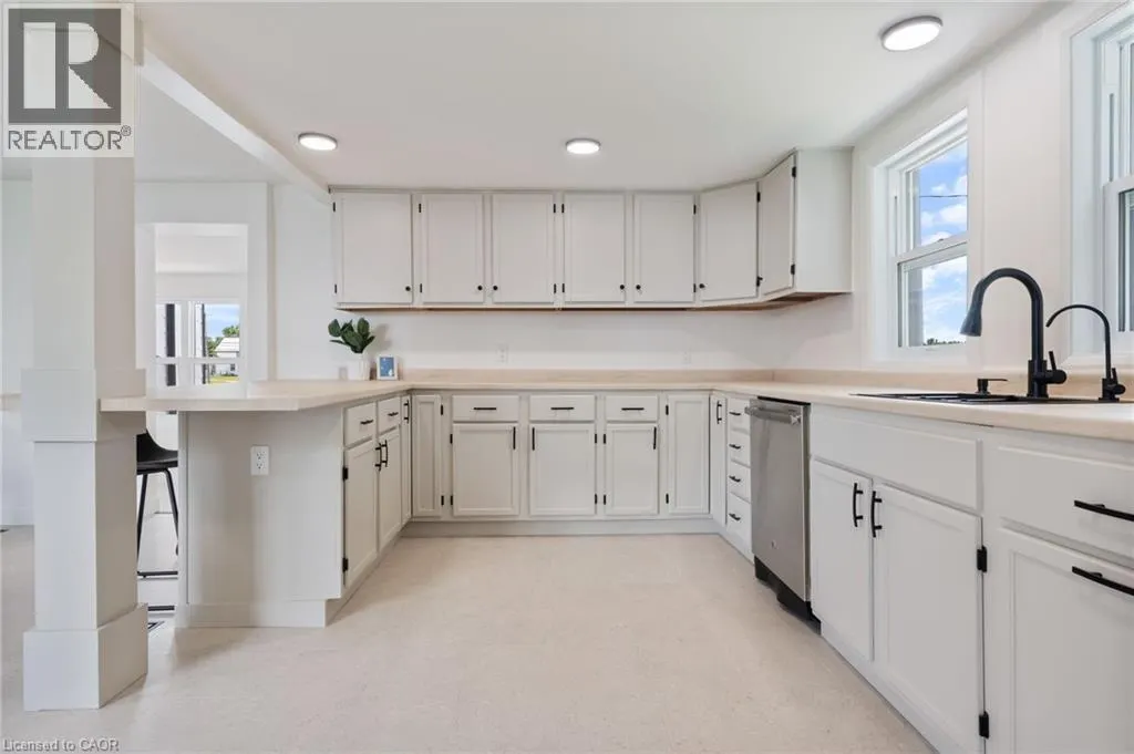 471 LYNEDOCH Road