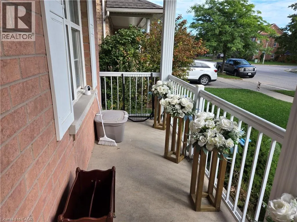 28 NIAGARA ON THE GREEN Boulevard