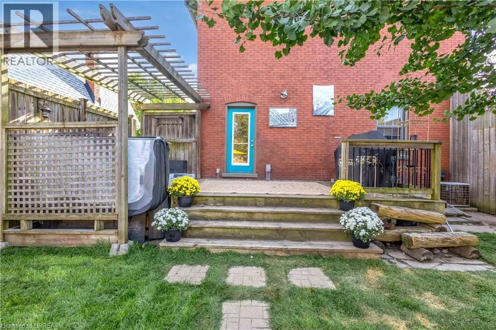 17 ALEXANDER Avenue