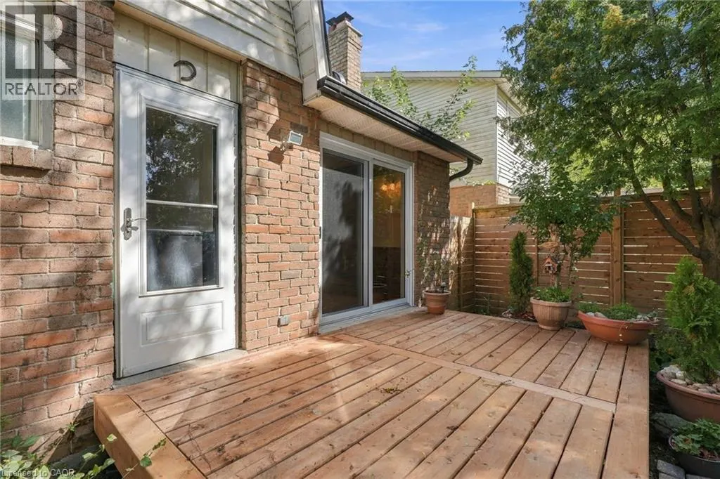 471 KNIGHTSBRIDGE Crescent