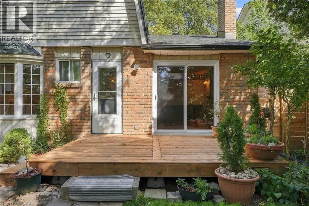471 KNIGHTSBRIDGE Crescent