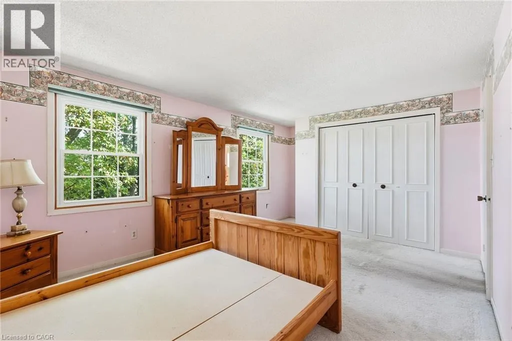 471 KNIGHTSBRIDGE Crescent