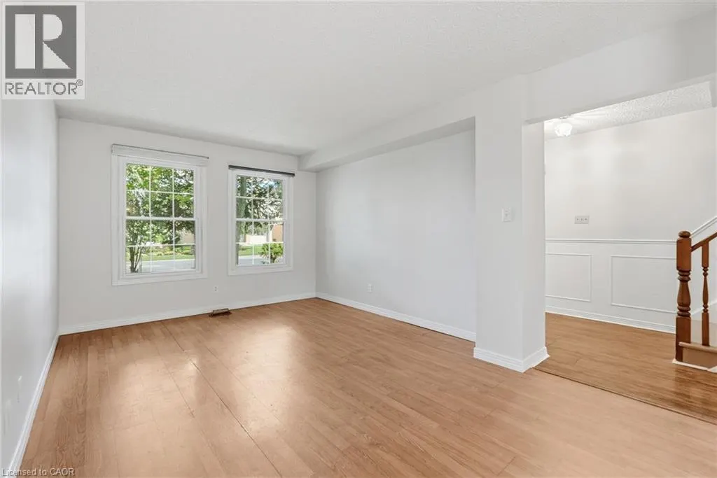 471 KNIGHTSBRIDGE Crescent