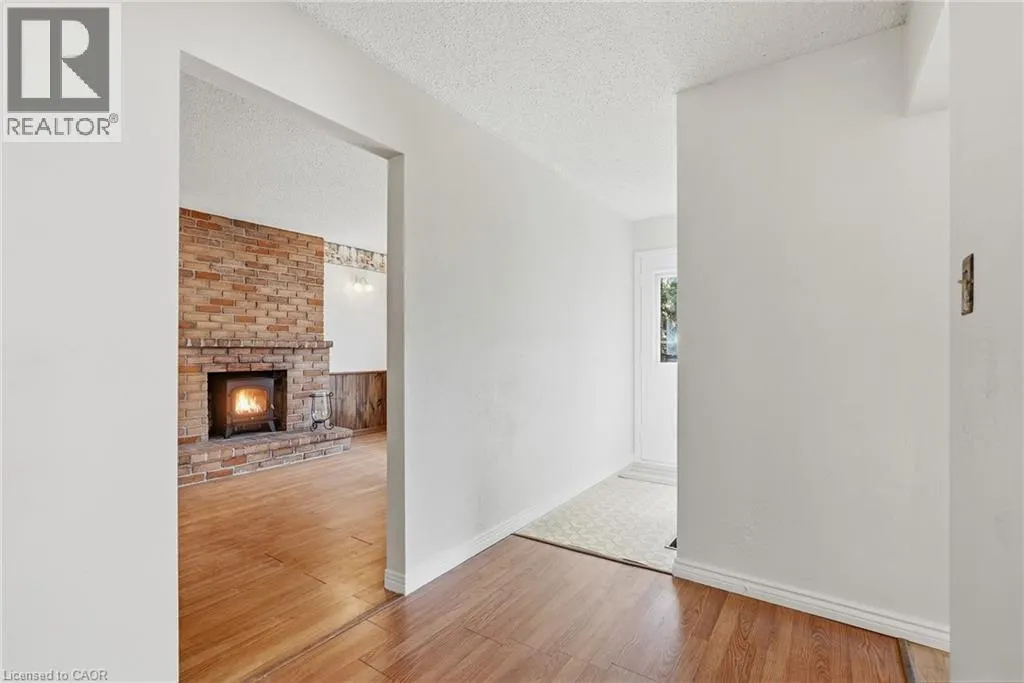 471 KNIGHTSBRIDGE Crescent
