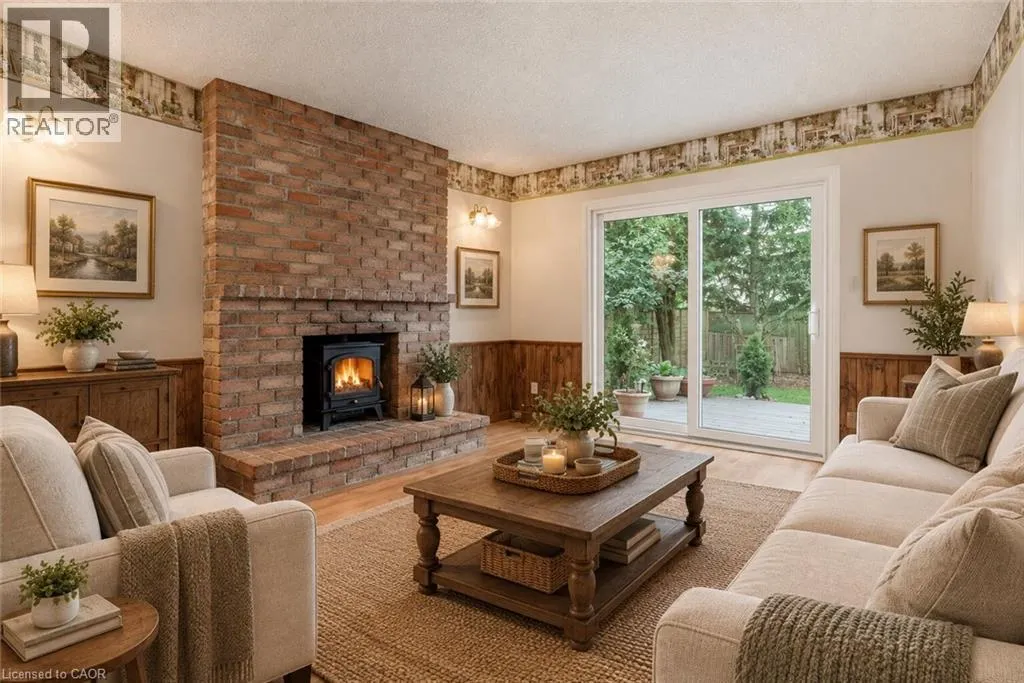 471 KNIGHTSBRIDGE Crescent