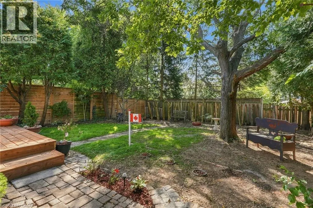 471 KNIGHTSBRIDGE Crescent