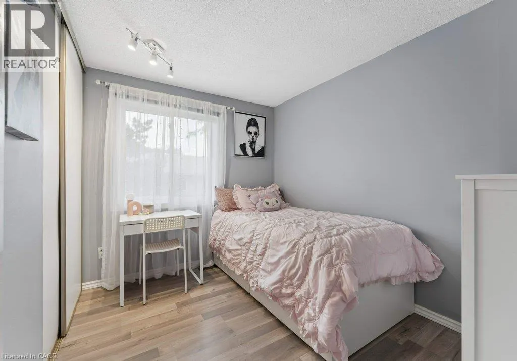 255 NORTHLAKE Drive Unit# 4 #4