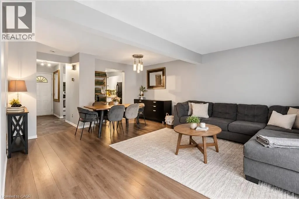 255 NORTHLAKE Drive Unit# 4 #4