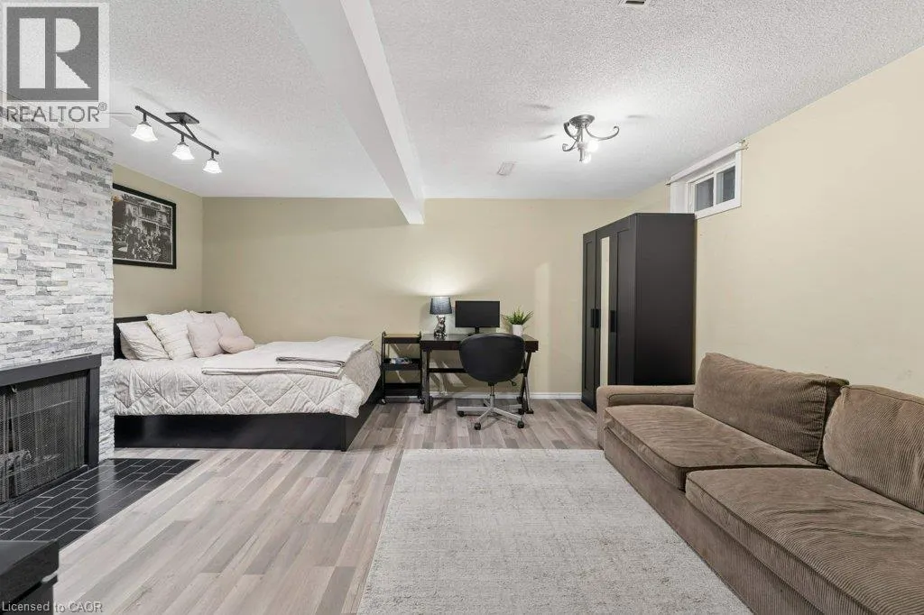 255 NORTHLAKE Drive Unit# 4 #4