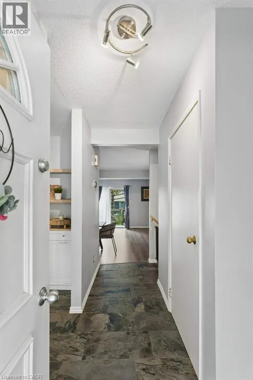 255 NORTHLAKE Drive Unit# 4 #4