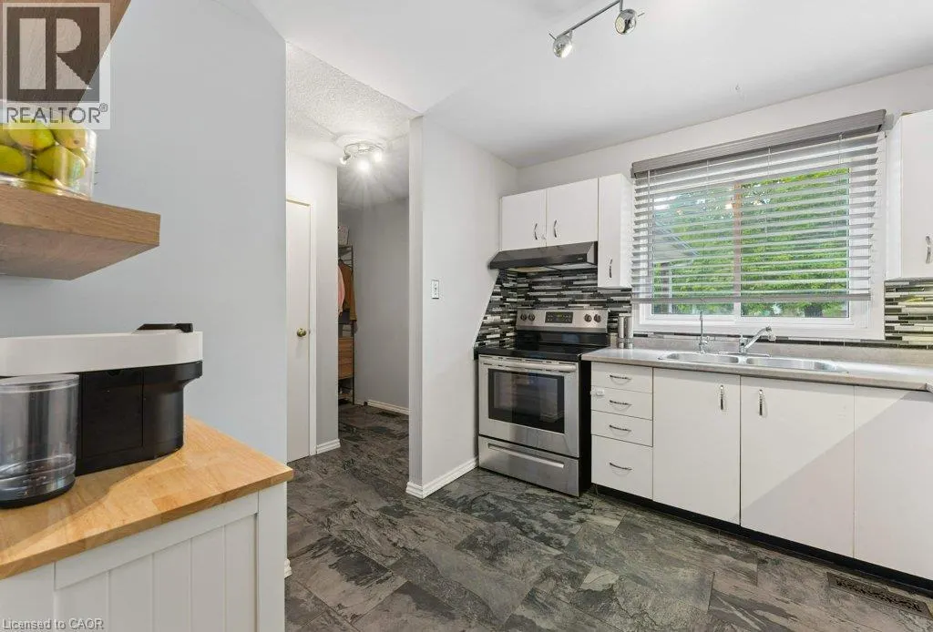 255 NORTHLAKE Drive Unit# 4 #4