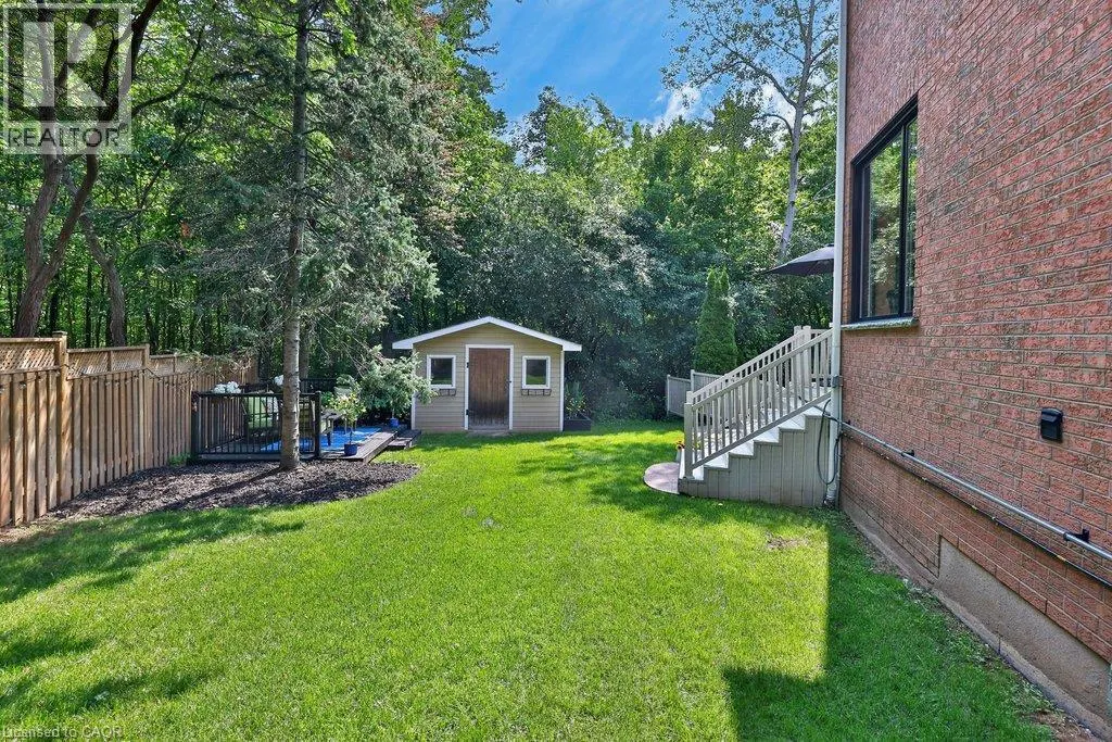 324 OAKRIDGE Court