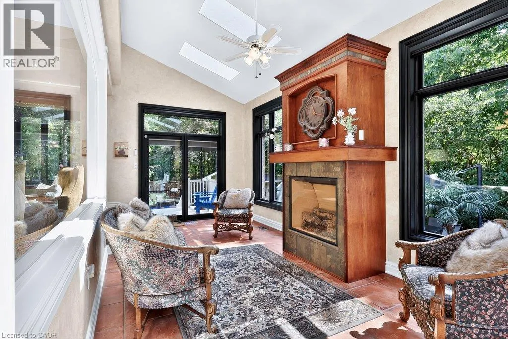 324 OAKRIDGE Court