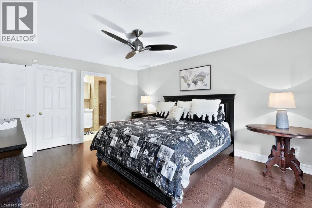 324 OAKRIDGE Court