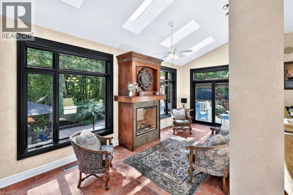 324 OAKRIDGE Court