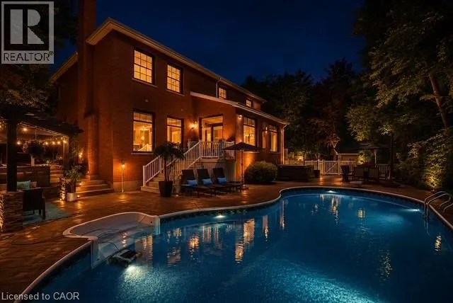 324 OAKRIDGE Court