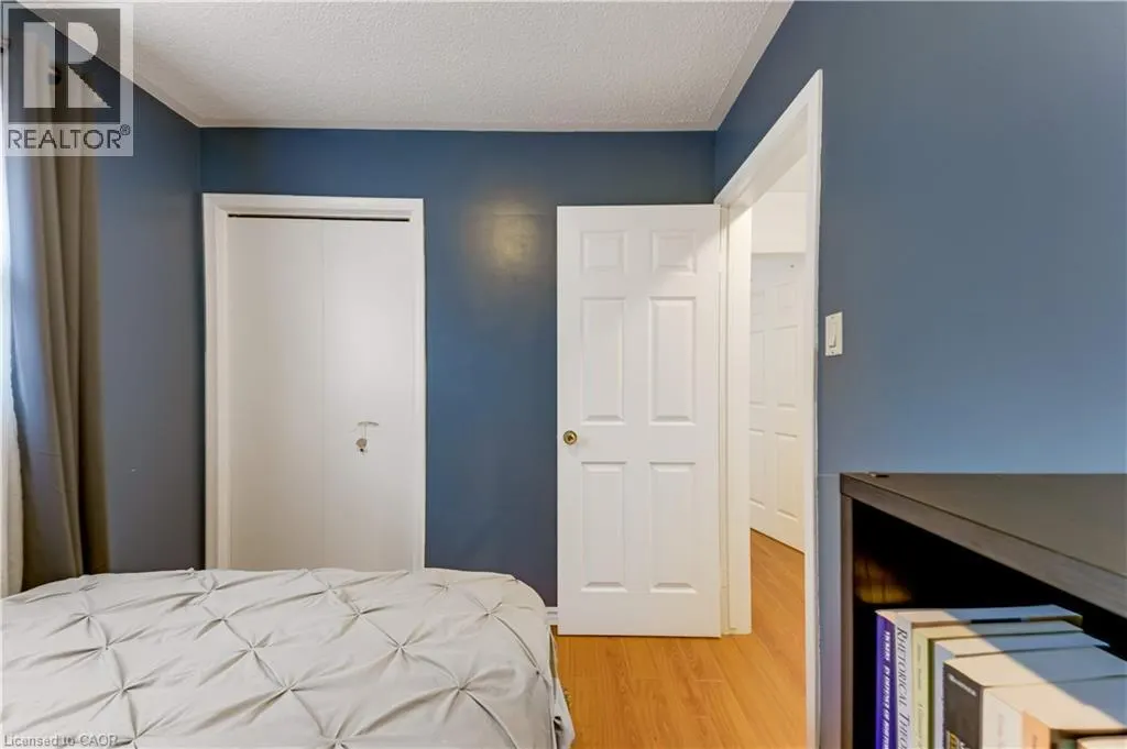 49 CARNABY Crescent