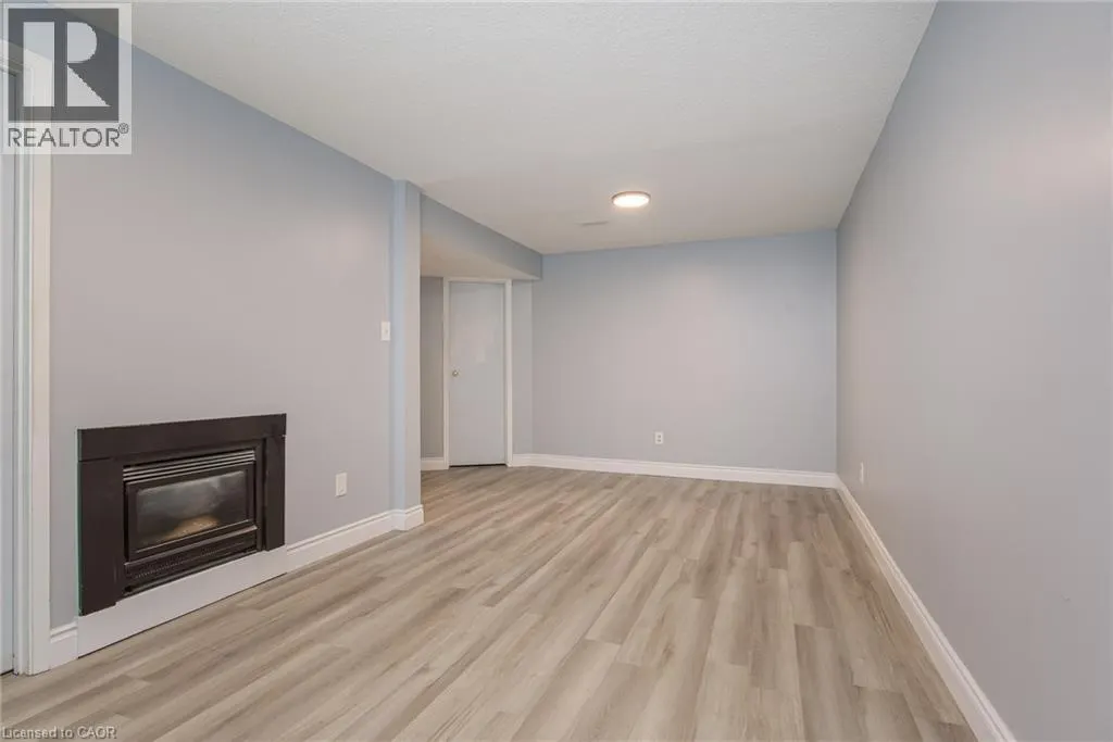 125 SEKURA Crescent Unit# 13 #13