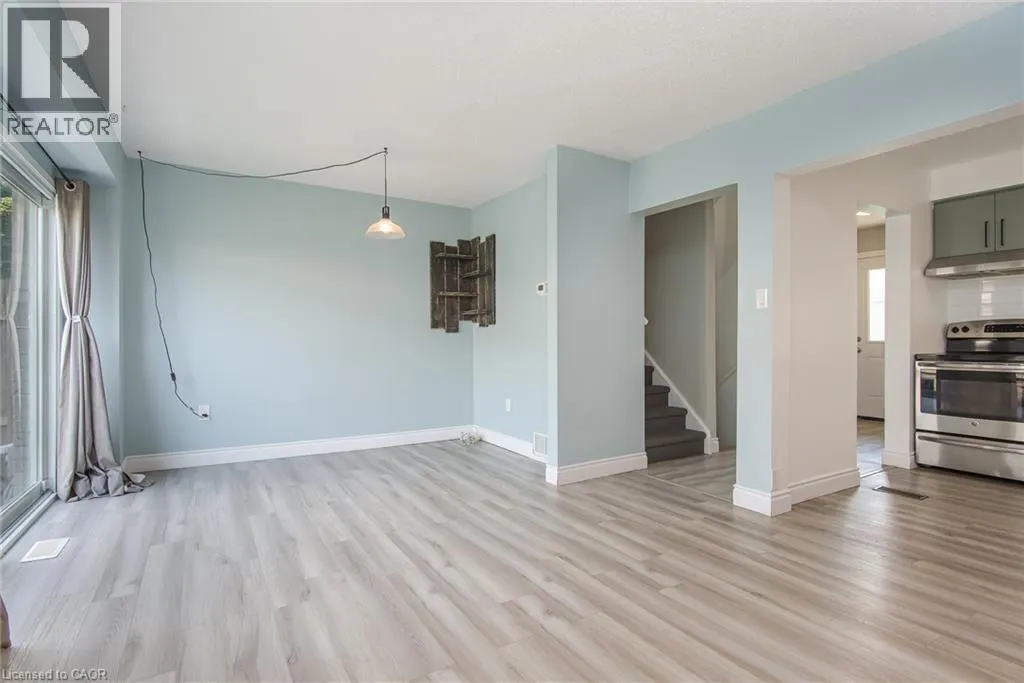 125 SEKURA Crescent Unit# 13 #13