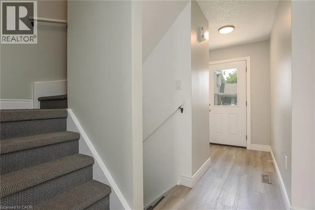125 SEKURA Crescent Unit# 13 #13