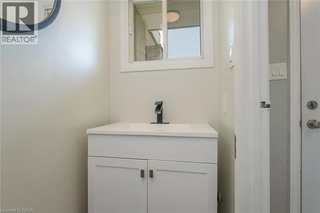 125 SEKURA Crescent Unit# 13 #13