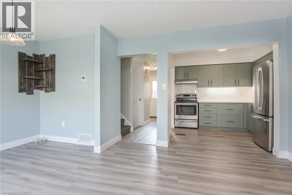 125 SEKURA Crescent Unit# 13 #13
