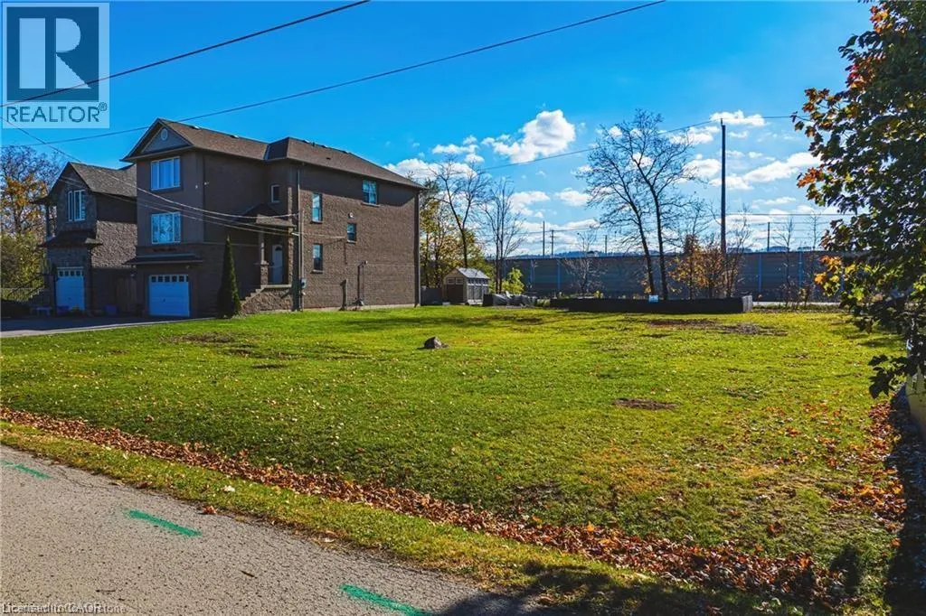 5 TRILLIUM Avenue