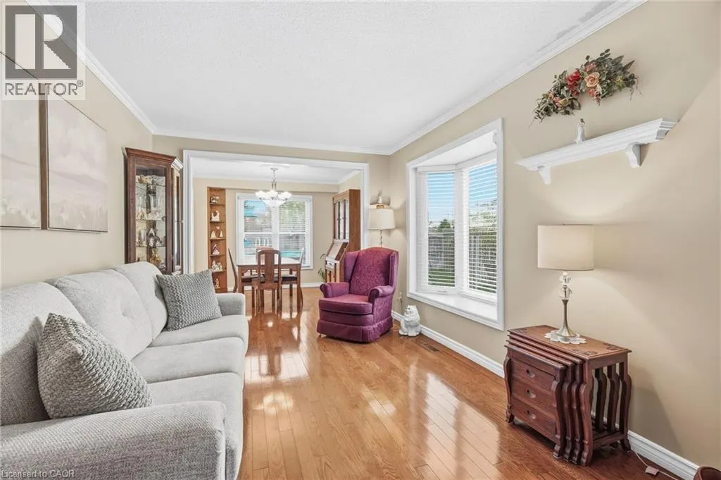 607 CLOVER PARK Crescent