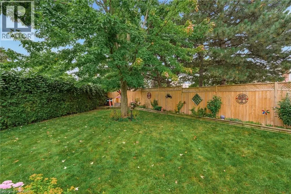 607 CLOVER PARK Crescent