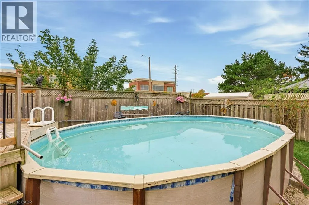 607 CLOVER PARK Crescent
