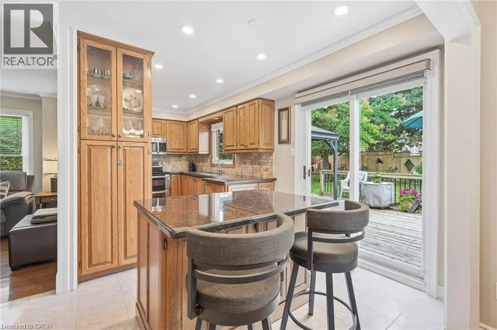 607 CLOVER PARK Crescent