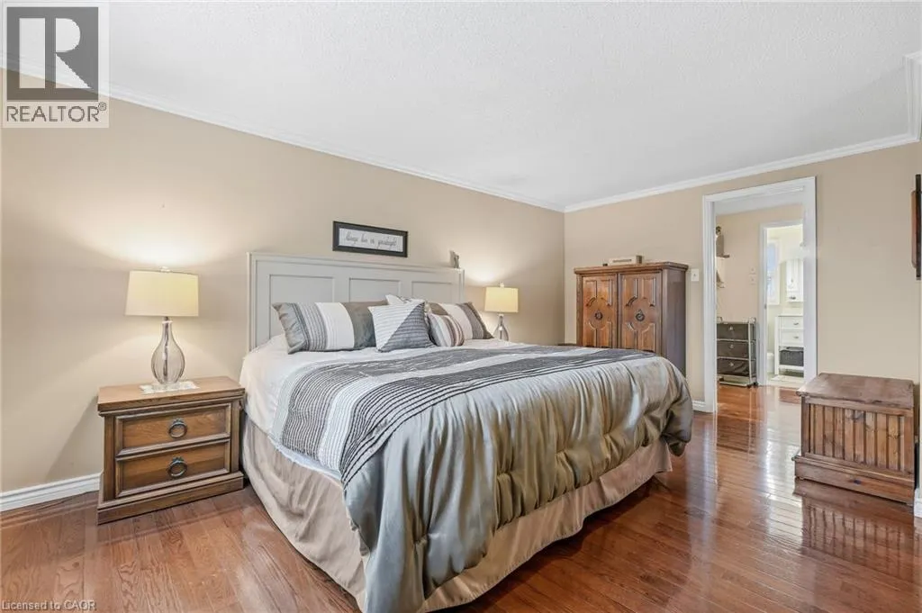 607 CLOVER PARK Crescent