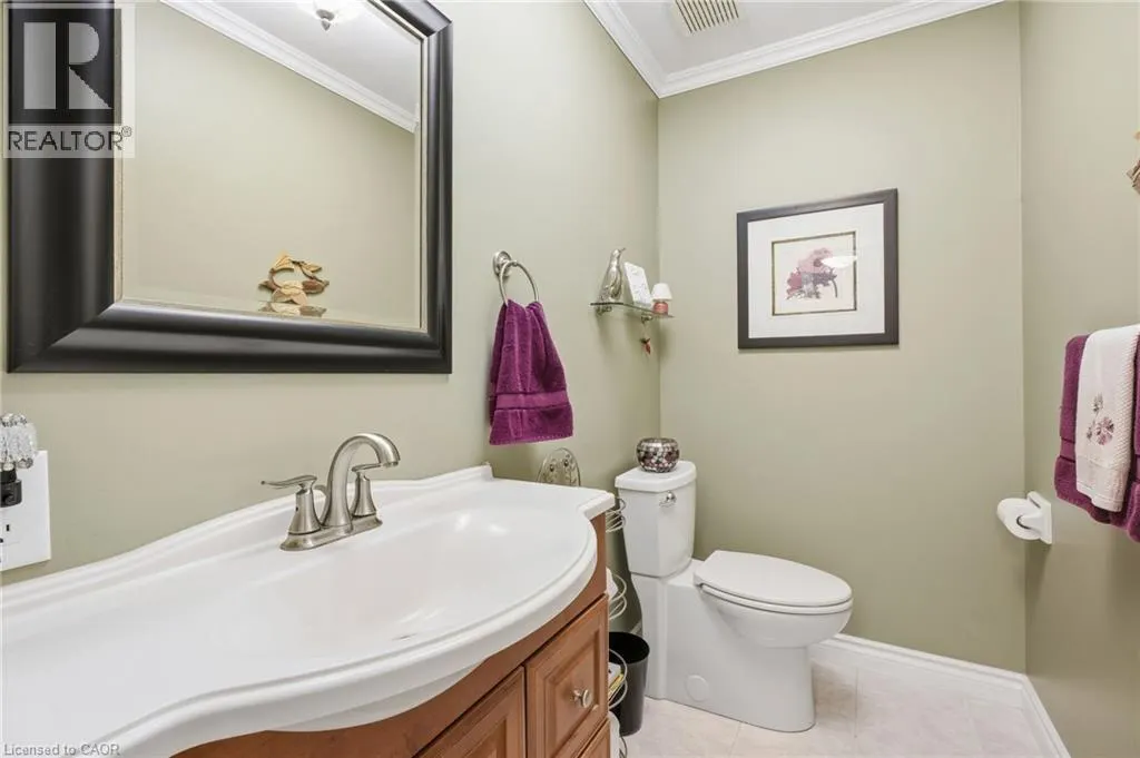 607 CLOVER PARK Crescent