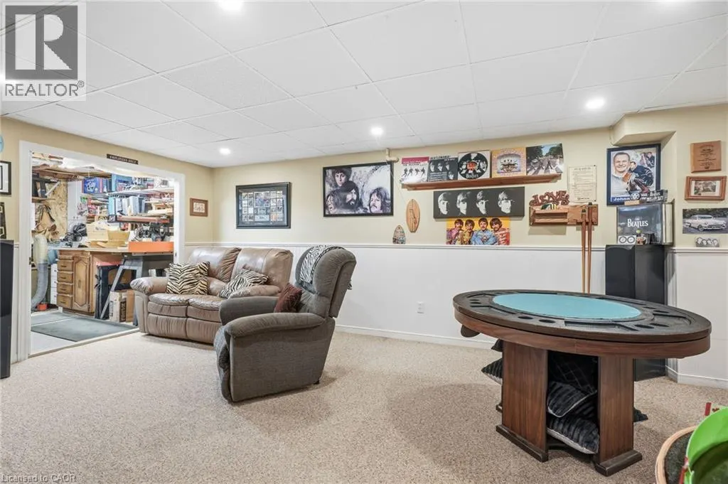 607 CLOVER PARK Crescent