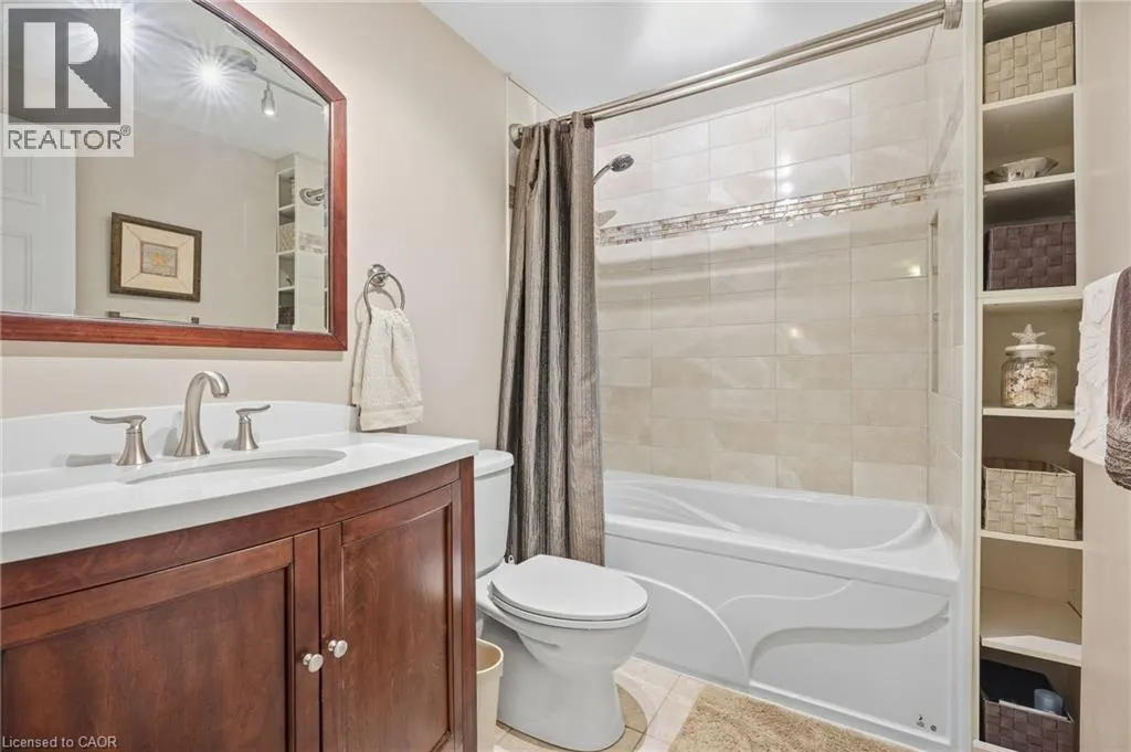 607 CLOVER PARK Crescent