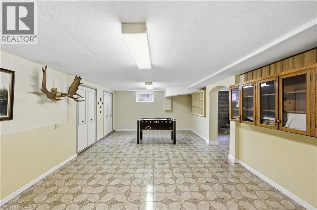 4 KEW Court