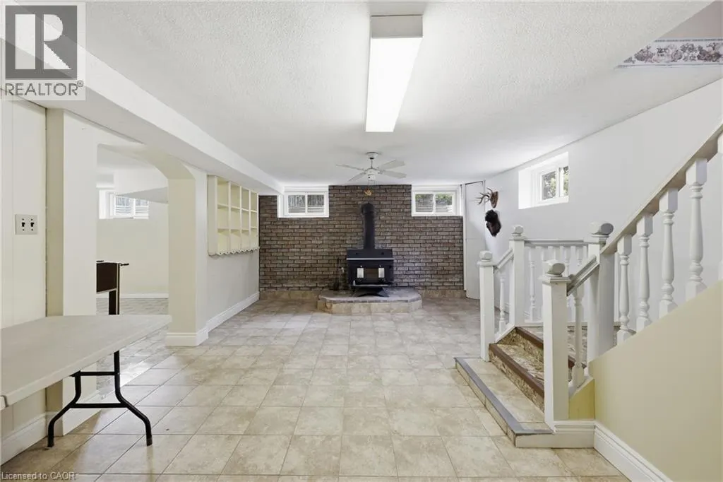 4 KEW Court
