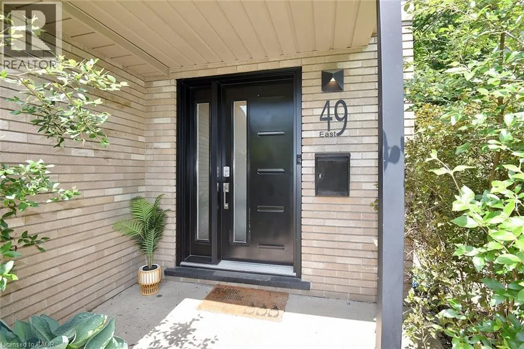 49 PARK Street E