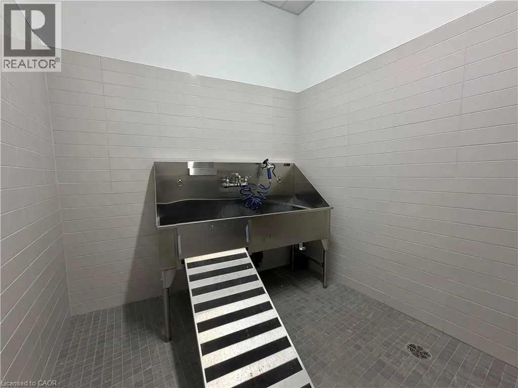 1333 WEBER Street E Unit# 106 #106