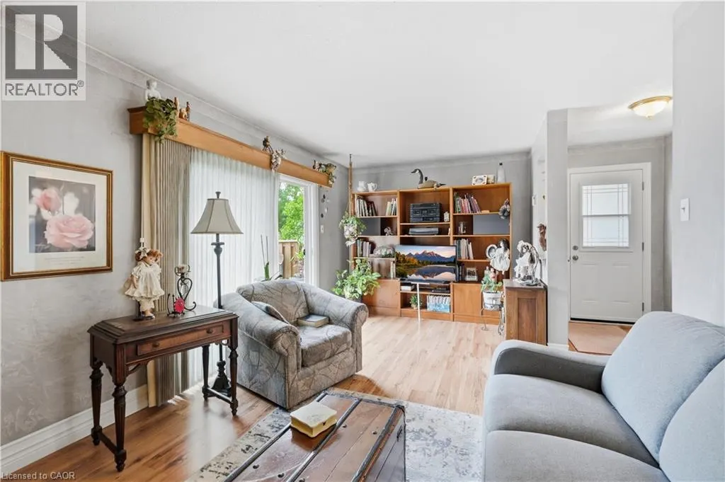 643 WOODWARD Avenue