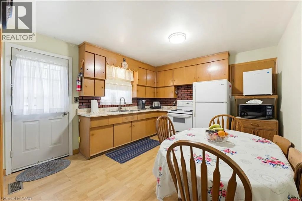 29 LECKIE Avenue