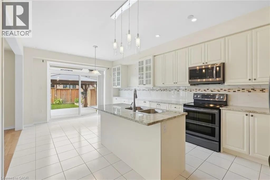 35 ROYAL COACHMAN Way
