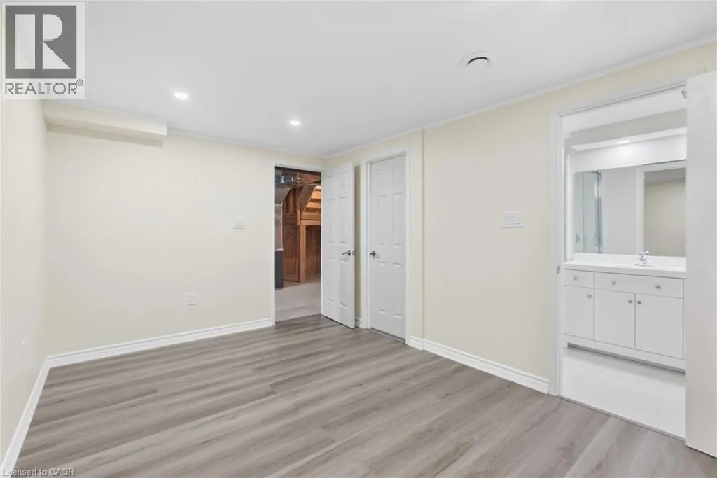 35 ROYAL COACHMAN Way