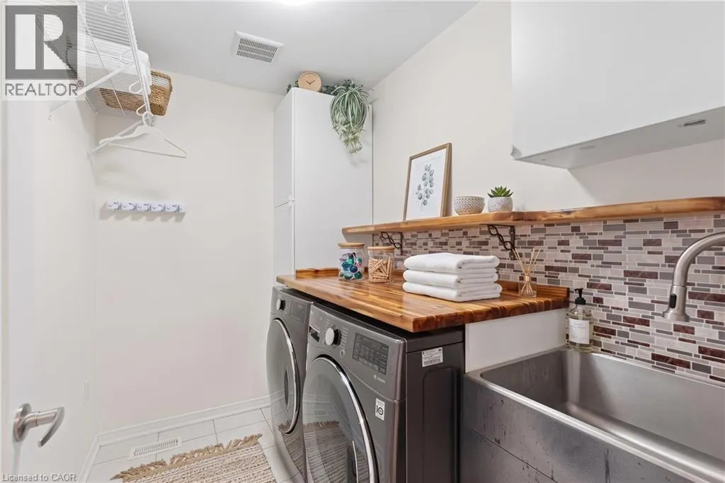 35 ROYAL COACHMAN Way