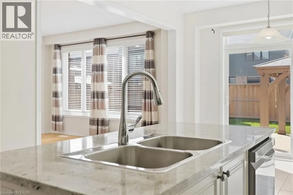 35 ROYAL COACHMAN Way