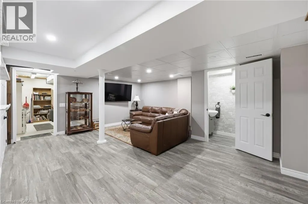 16 RED HAVEN Drive