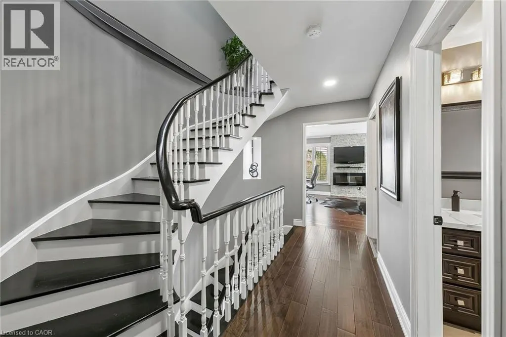 73 WINDHAVEN Place