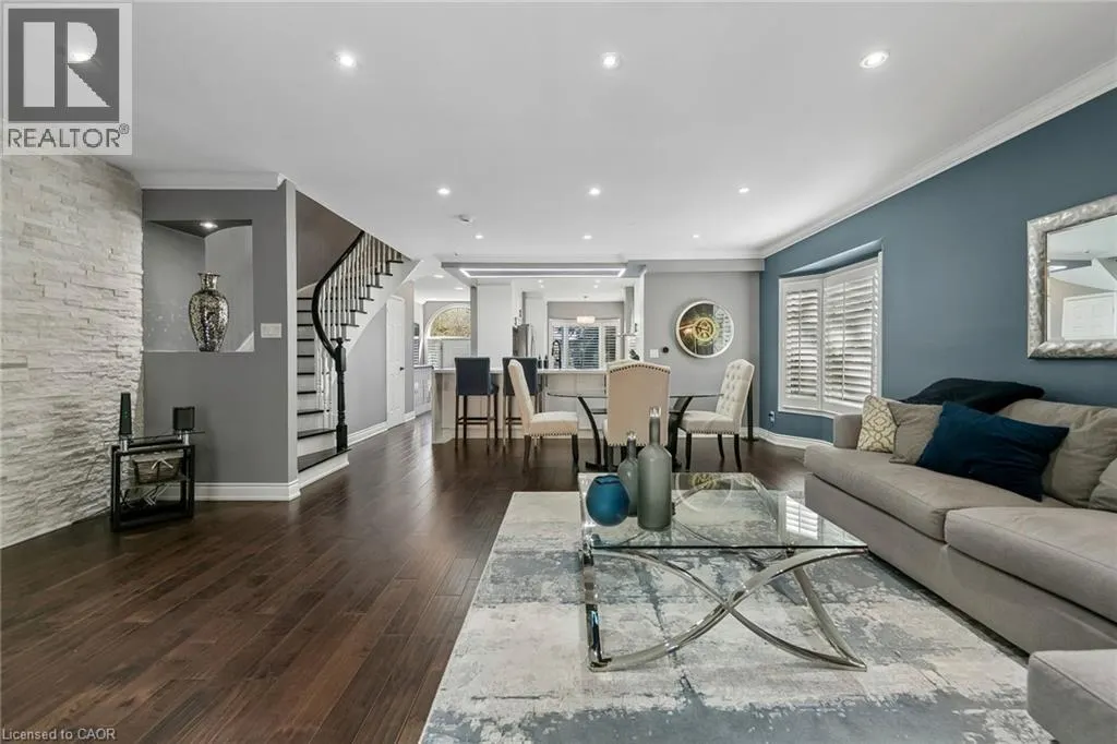 73 WINDHAVEN Place