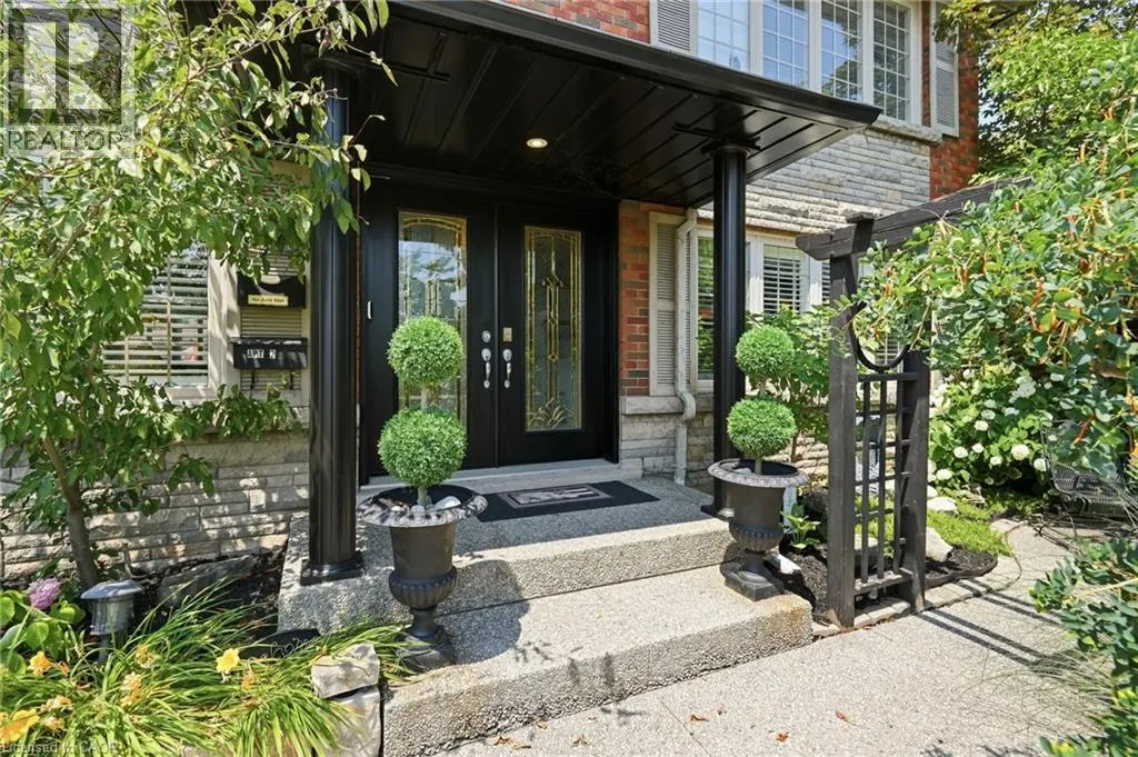 33 CENTENNIAL Parkway S
